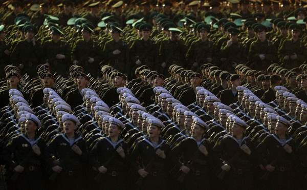 Servicemen take part in a rehearsal for the Victory Day military parade in Red Square in Moscow