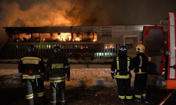 Москва-библиотека-пожар3