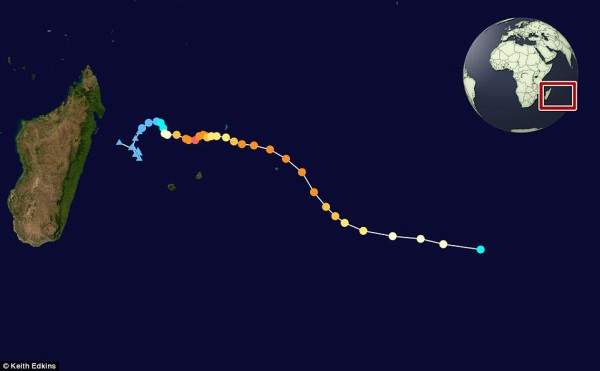 Тропический циклон Банси сформировался в юго-западной части Индийского океана 11 января этого года, недалеко от побережья Мадагаскара (на фото). Циклон достиг 4-й категории   оранжевый и красный цвет), прежде чем стать слабым внетропическим 19 января (справа синим цветом).