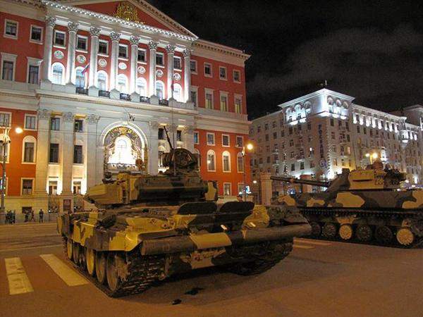 кремль танки и фуры