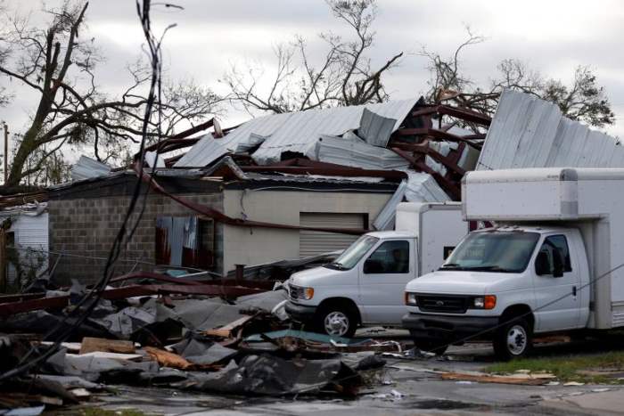 Здания, поврежденные ураганом Майкл