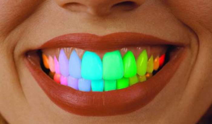 цветные зубы
