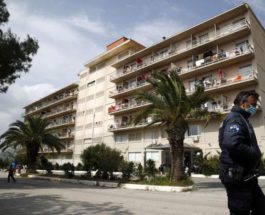 Греческие власти заблокировали отель