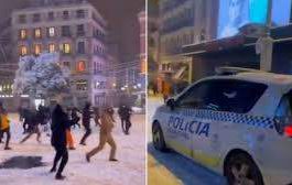 Мадрид, Испания, снег, снежки, полиция,