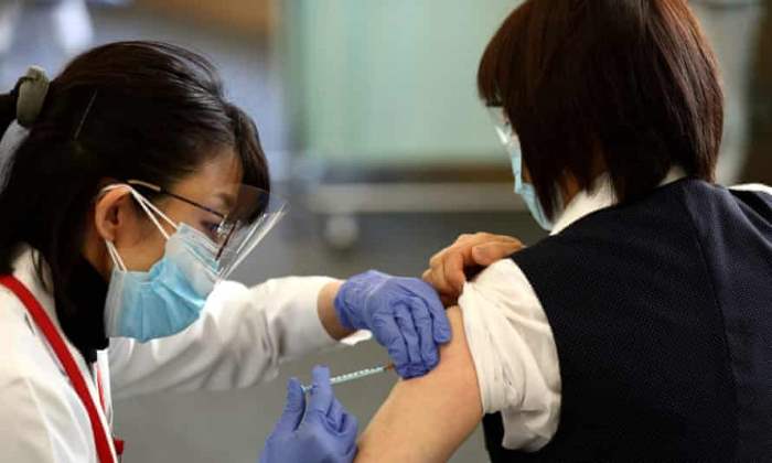 Япония, вакцинация, COVID-19, смерть,