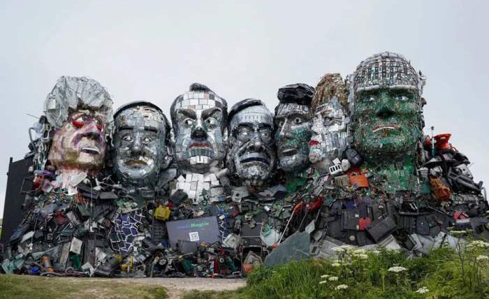скульптура, G7, Mount Recyclemore,