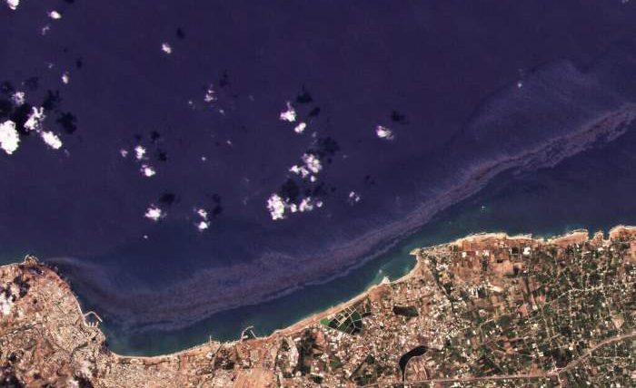 Кипр, нефтяное пятно,