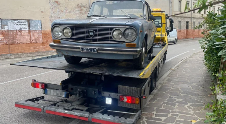 Италия, автомобиль, 47 лет, Lancia Fulvia,