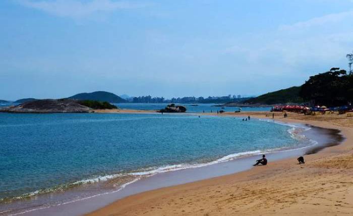 Арея Прета, радиоактивный пляж, Бразилия,